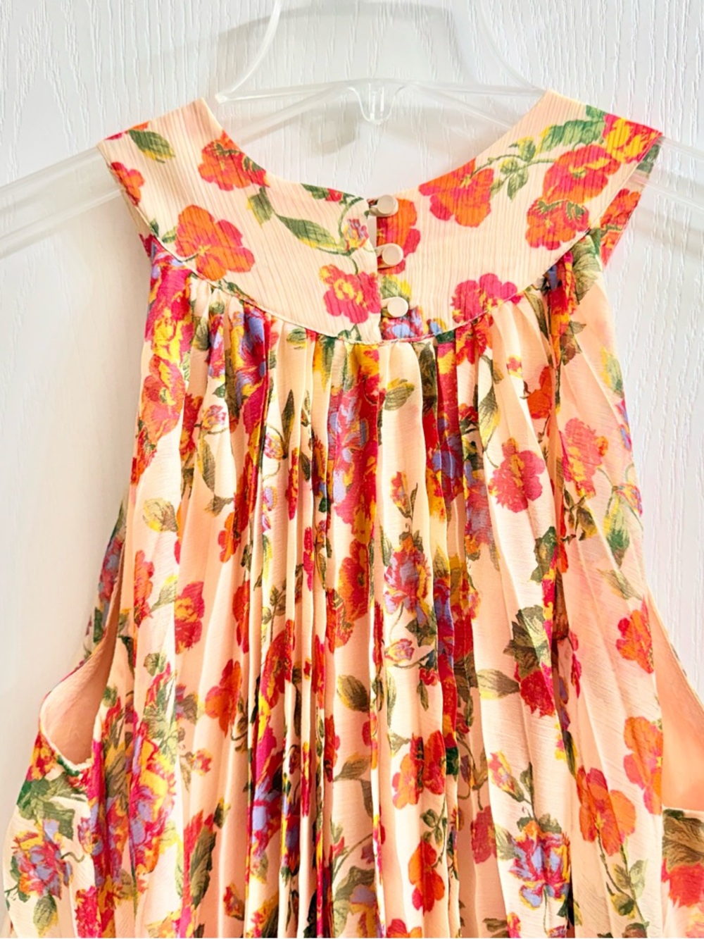 Free People Floral Pleated Top in Peach and Orange - Picture 7 of 7